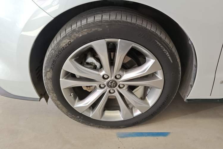 Used Toyota Sienna 2021 2.5L Hybrid Premium Edition