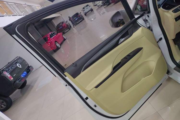 Used Buick GL8 2023 ES Lu Zun Deluxe Model
