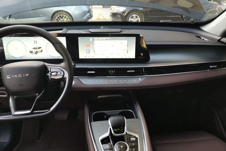 Used Chery Tiggo 8 PRO 2024 Champion Edition 390T Two-Wheel Drive Peak Version 5 Seats
