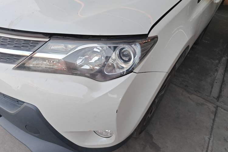 Used Toyota RAV4 2015 2.0L CVT Two-Wheel Drive Fashion Edition