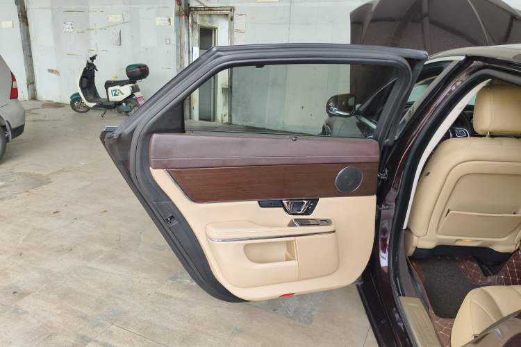 Used Jaguar XJ 2014 XJL 2.0T Two-Wheel-Drive Elegant Business Edition
