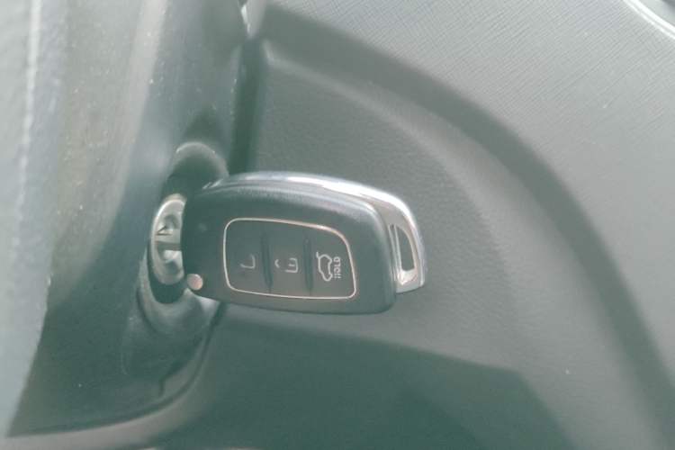 Used Hyundai Santa Fe 2013 2.4L Automatic 4x4 Comfort Edition
