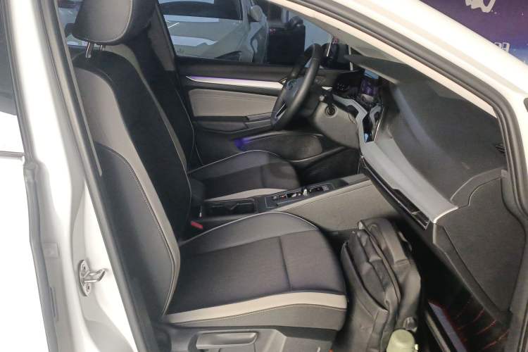 Used Volkswagen Golf 2023 Facelift 280TSI DSG Pro
