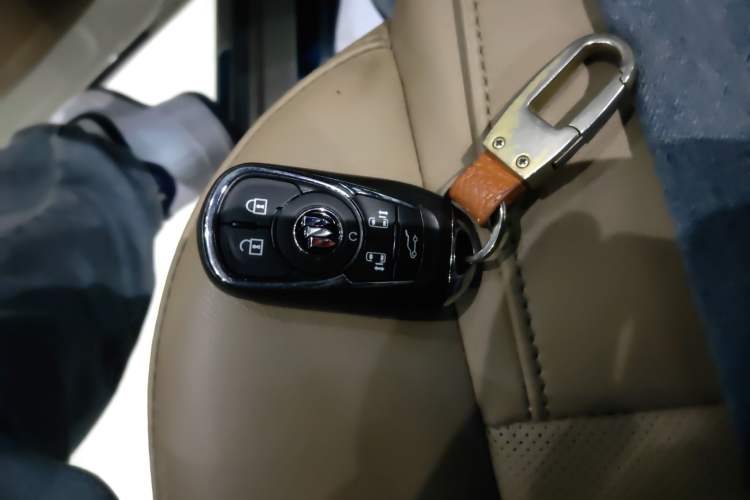 Used Buick GL8 2021 ES Landtrek 653T Luxury Model