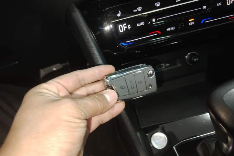 Used Volkswagen Tiguan L 2022 330TSI Automatic Two-Wheel Drive R-Line Enhanced Edition
