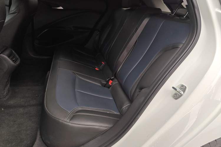 Used Buick Velite 6 2023 Revised Version 430 km Range – Commuter Edition