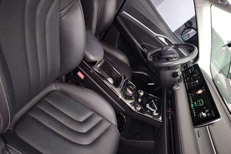 Used NETA U 2022 Zhi 400 Lithium-Nickel-Manganese-Cobalt Energy System
