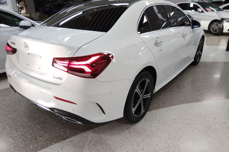 Used Mercedes-Benz A-Class 2022 Revised Version A 200 L Sport Sedan Fashionable Style
