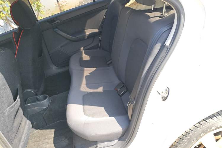 Used Volkswagen Santana 2015 1.6L Manual Fashion Edition