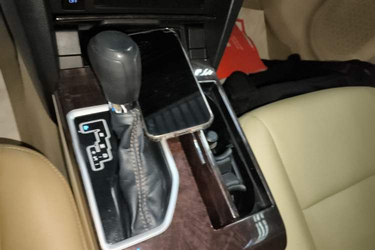 Used Toyota Camry 2016 2.0E 10th Anniversary Elite Edition