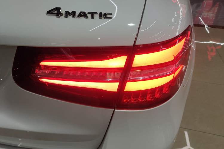 Used Mercedes-Benz GLC 2017 GLC 260 4MATIC Luxury Model
