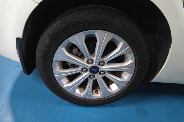 Used Ford Escort 2015 1.5L Automatic Fashion Model
