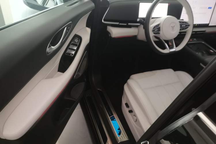 Used VOYAH Dream 2025 PHEV Four-Wheel Drive Prestige Kunpeng Edition
