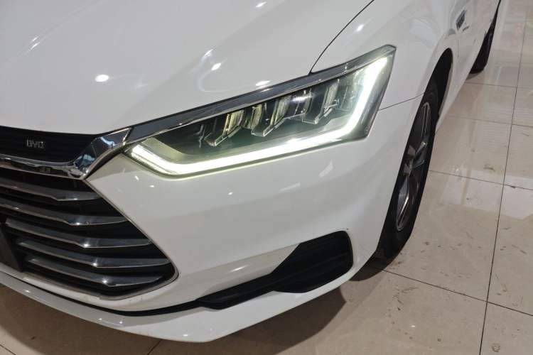 Used BYD Qin Pro 2019 Super Edition 1.5TI Manual Smart Connect Powerful Model China VI Standard
