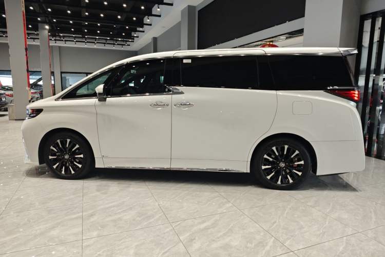 Used Toyota Alphard 2024 Dual-Engine 2.5L Prestige Edition
