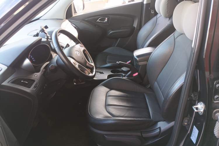 Used Hyundai ix35 2013 2.0L Automatic Two-Wheel Drive Smart GLS China V Standard
