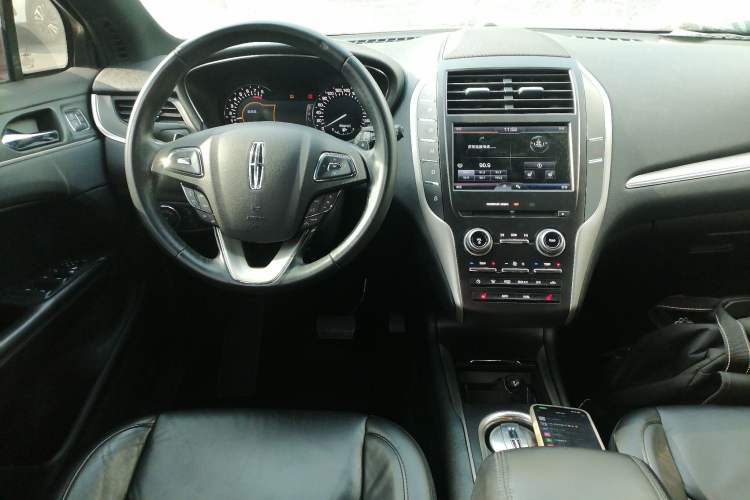 Used Lincoln MKC 2016 2.0T Two-Wheel Drive Deluxe Edition
