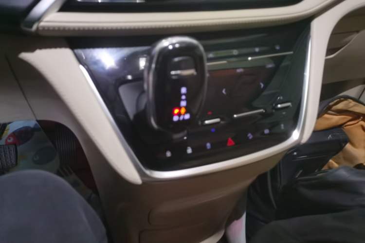 Used Buick GL8 2023 ES Lu Zun Deluxe Model
