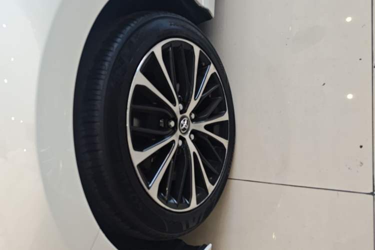 Used Toyota Camry 2018 2.0S FENGSHANG Edition
