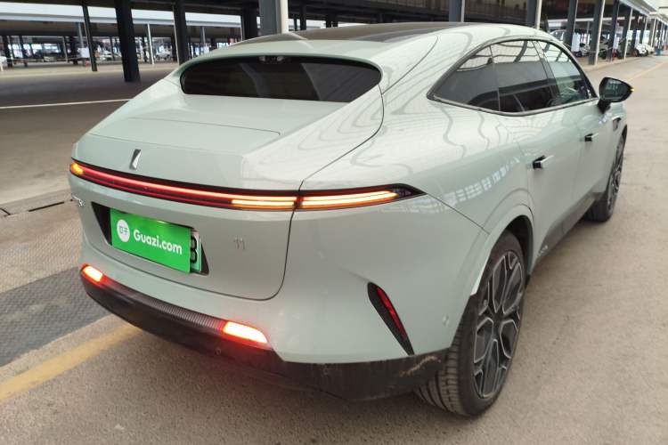 Used  11 2022 Long-Range Dual-Motor Version 5 Seats
