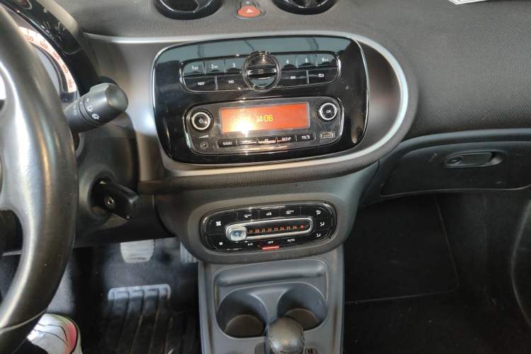 Used  fortwo 2015 1.0L 52 kW Hardtop Passion Edition