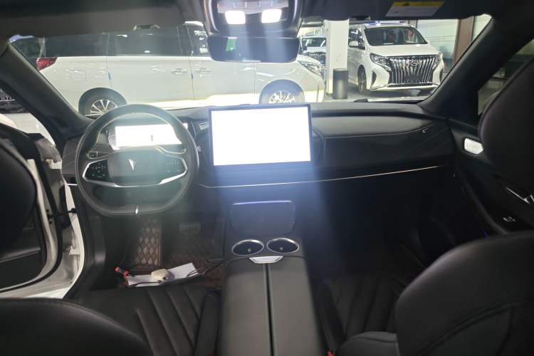 Used  SL03 2023 200Max Range-Extended Version
