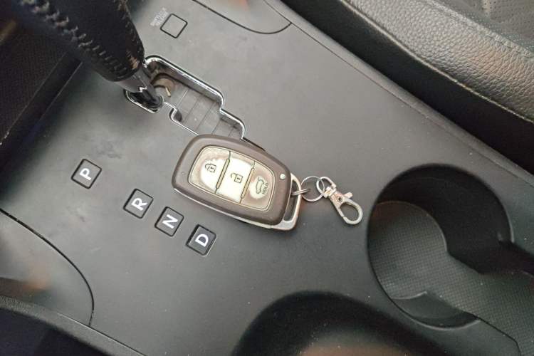 Used Hyundai ix35 2013 2.0L Automatic Two-Wheel Drive Smart GLS China IV Standard
