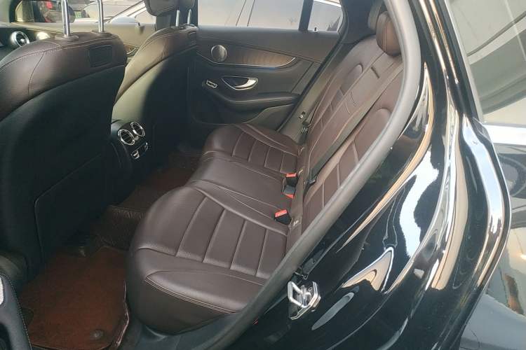 Used Mercedes-Benz GLC 2018 Refreshed GLC 300 4MATIC Dynamic Edition