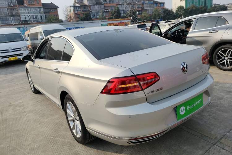 Used Volkswagen Magotan 2019 330TSI DSG Leading Model China VI Standard