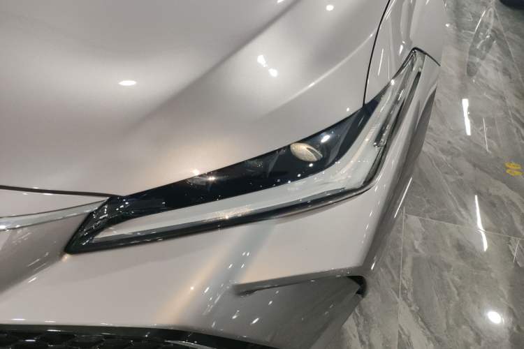 Used Toyota Avalon 2023 2.5L Luxury Edition
