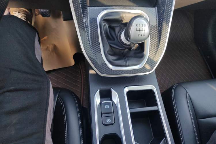 Used Haval M6 2021 PLUS 1.5T Manual Luxury Smart Connectivity Model
