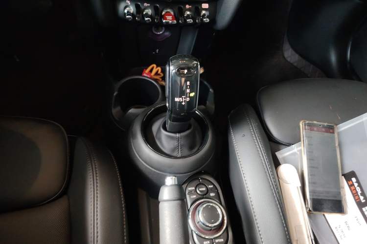 Used  MINI 2022 1.5T COOPER Classic Edition Five-Door Version
