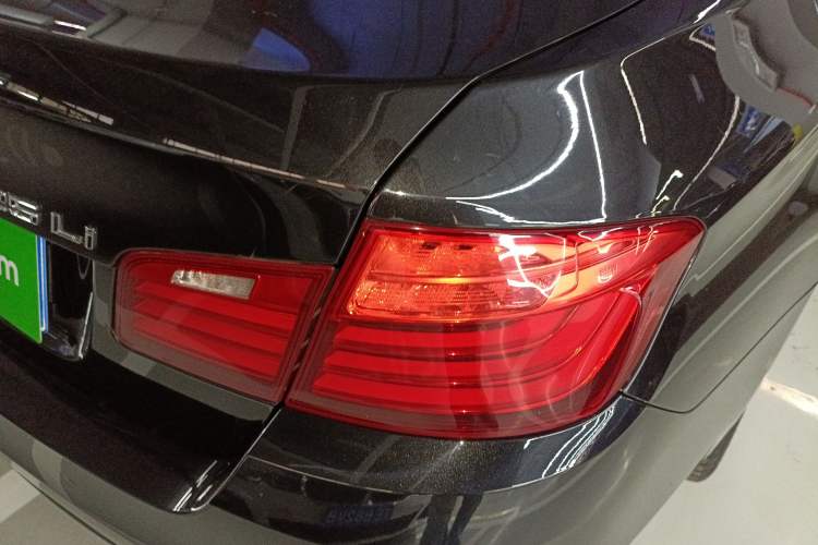 Used BMW 5 Series 2017 525Li Leading Model
