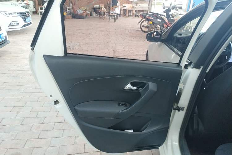 Used Volkswagen Polo 2016 1.4L Automatic Trendy Model
