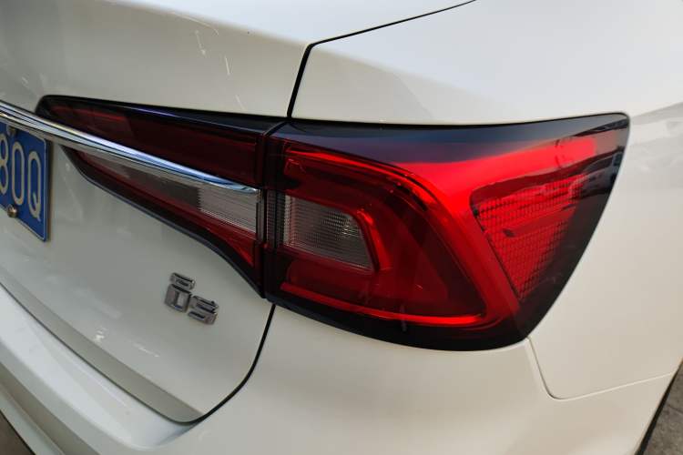 Used Roewe i5 2019 1.5L Manual 4G Connect Luxury Edition
