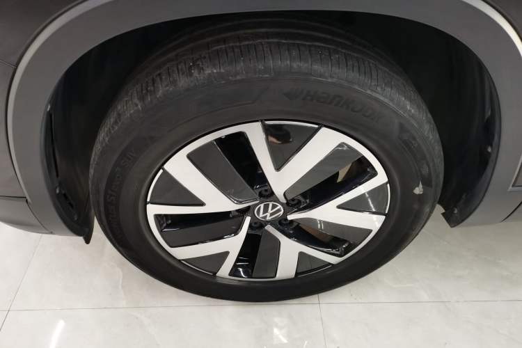 Used Volkswagen Tayron 2023 280TSI Two-Wheel-Drive Luxury Plus Advanced Version
