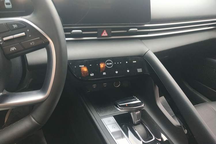 Used Hyundai Elantra 2022 1.5L CVT LUX Prestige Edition
