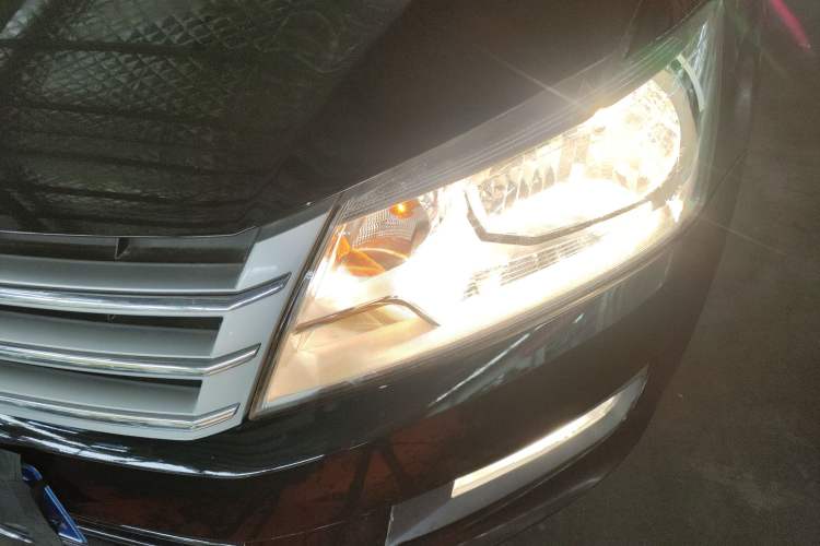 Used Volkswagen Santana 2015 1.6L Automatic Comfort Edition
