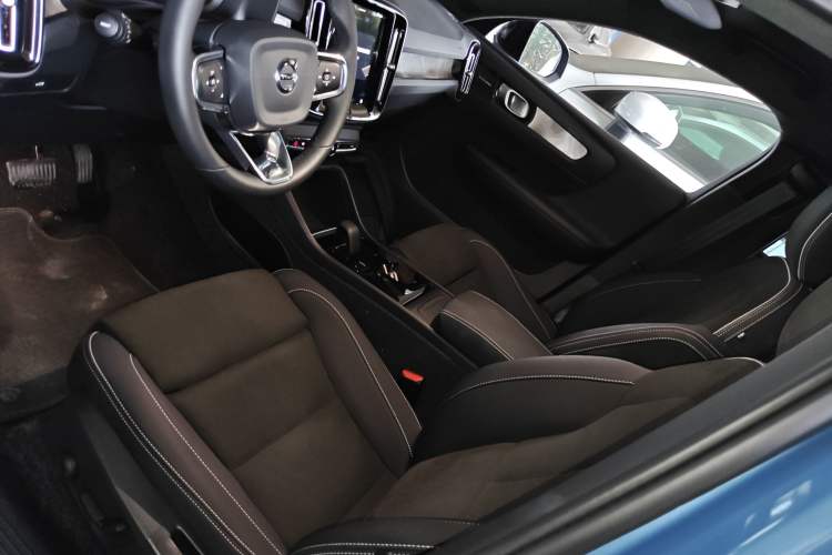 Used Volvo C40 2024 Long-Range PRO Version