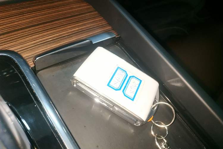 Used Volvo XC60 New Energy 2022 T8 Plug-in Hybrid All-Wheel Drive Smart Luxury Edition
