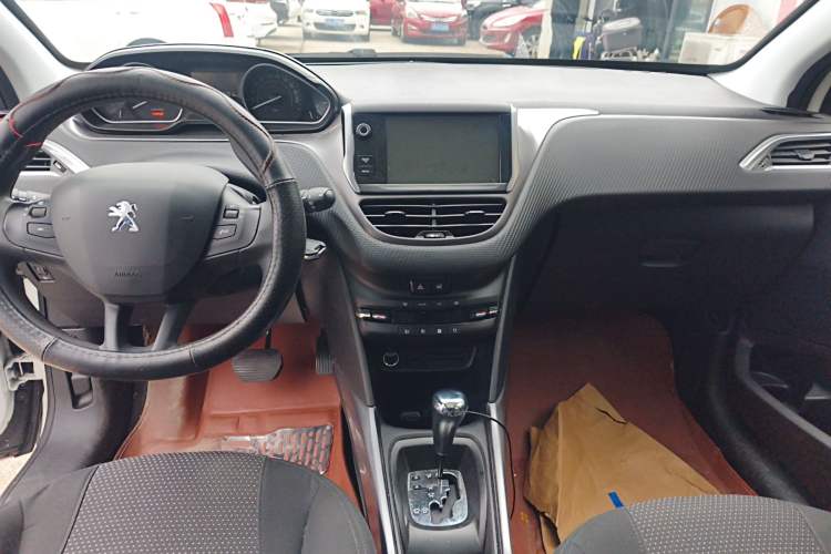 Used Peugeot 2008 2014 1.6L Automatic Fashion Edition