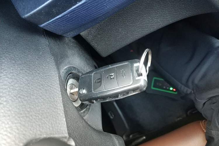 Used FORTHING Lingzhi 2024 M5L 1.5T Manual Base Model 7 Seats