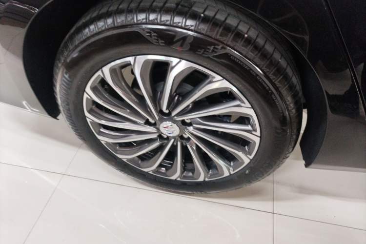 Used Buick LaCrosse 2023 28T Prestige Edition
