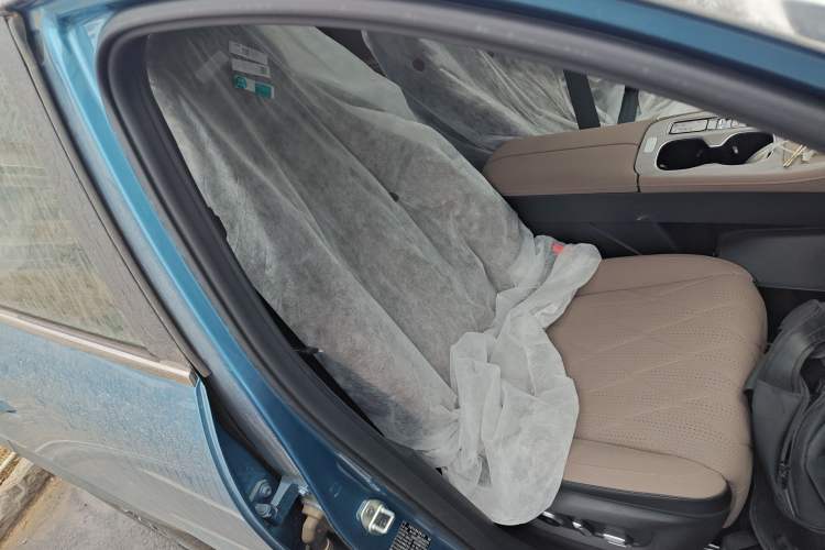 Used Chery Tiggo 8 PLUS C-DM 2025 1.5T 116 km Prestige Version 5 Seats
