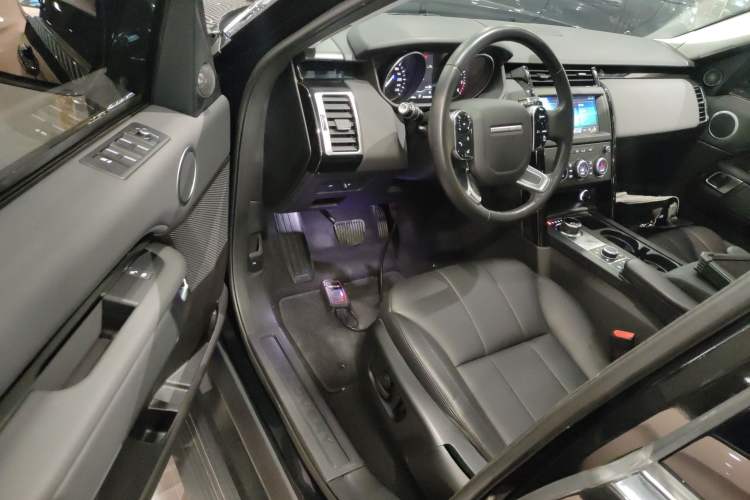 Used Land Rover Discovery 2019 3.0 SC V6 SE