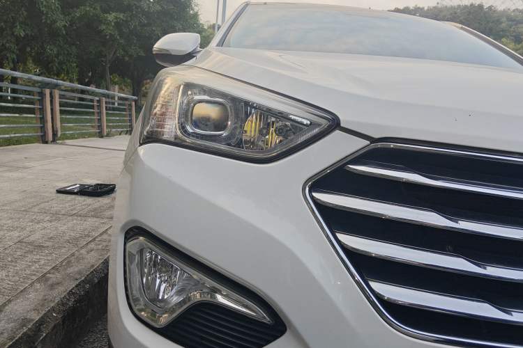 Used Hyundai Grand SantaFe 2015 2.2T 7-Seater Two-Wheel-Drive Zhi Ling Limited Edition