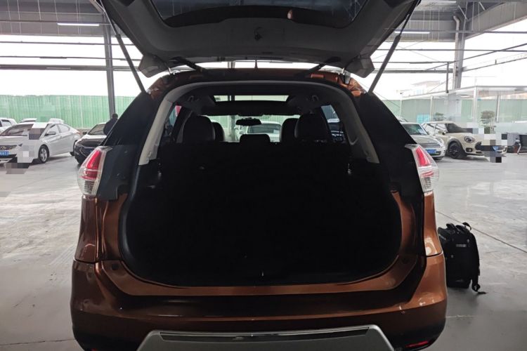 Used Nissan X-Trail 2014 2.5L CVT Leading Edition 4WD