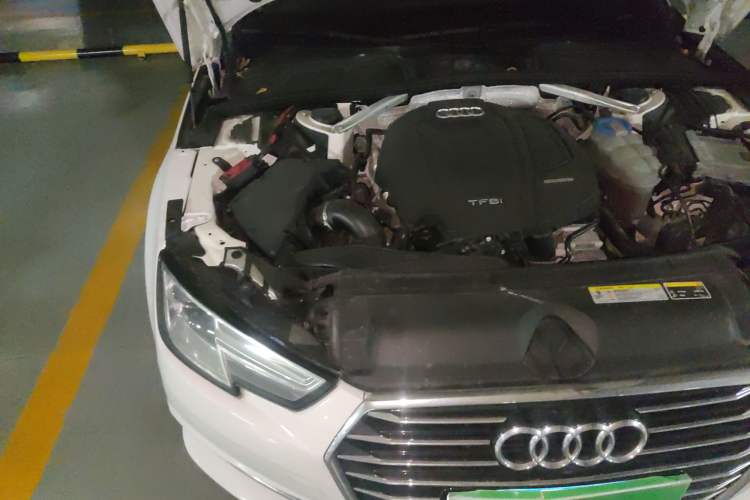 Used Audi A4L 2017 40 TFSI Ambition Edition
