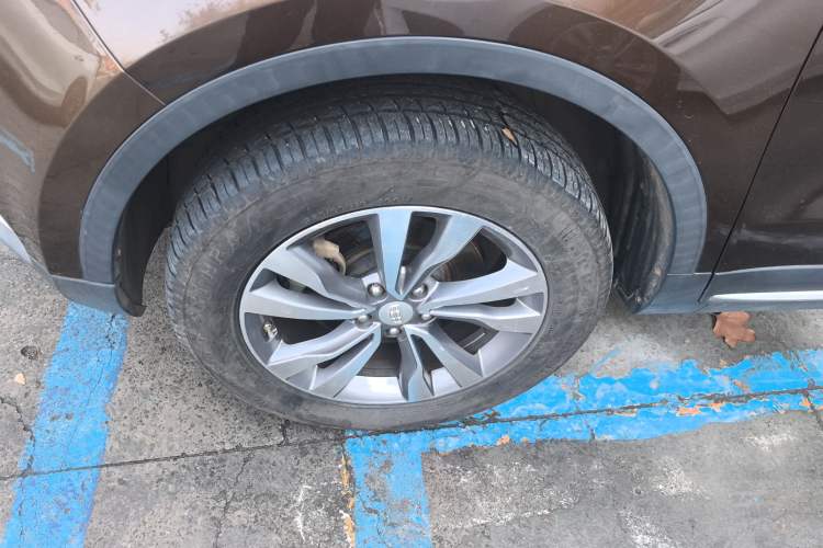 Used Geely Auto Emgrand X7 Sport 2016 2.0L Manual Smart Connect Version