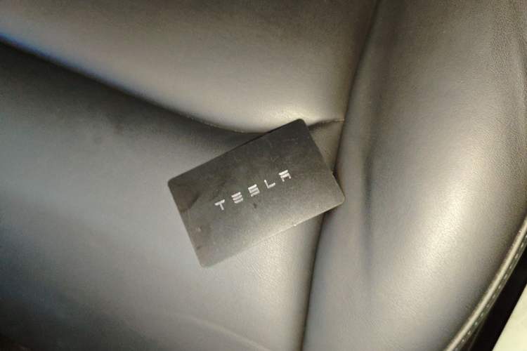 Used Tesla Model Y 2023 Rear-Wheel-Drive Version
